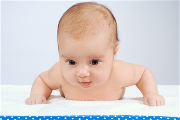 Le développement moteur de bébé : comment le favoriser?