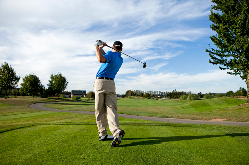 Échauffement de «pro» pour le golf